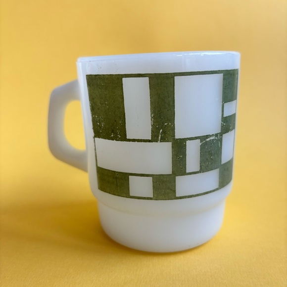 Vintage Anchor Hocking Fire King Milk Glass Stackable Mug with D Handle - Picture 4 of 6